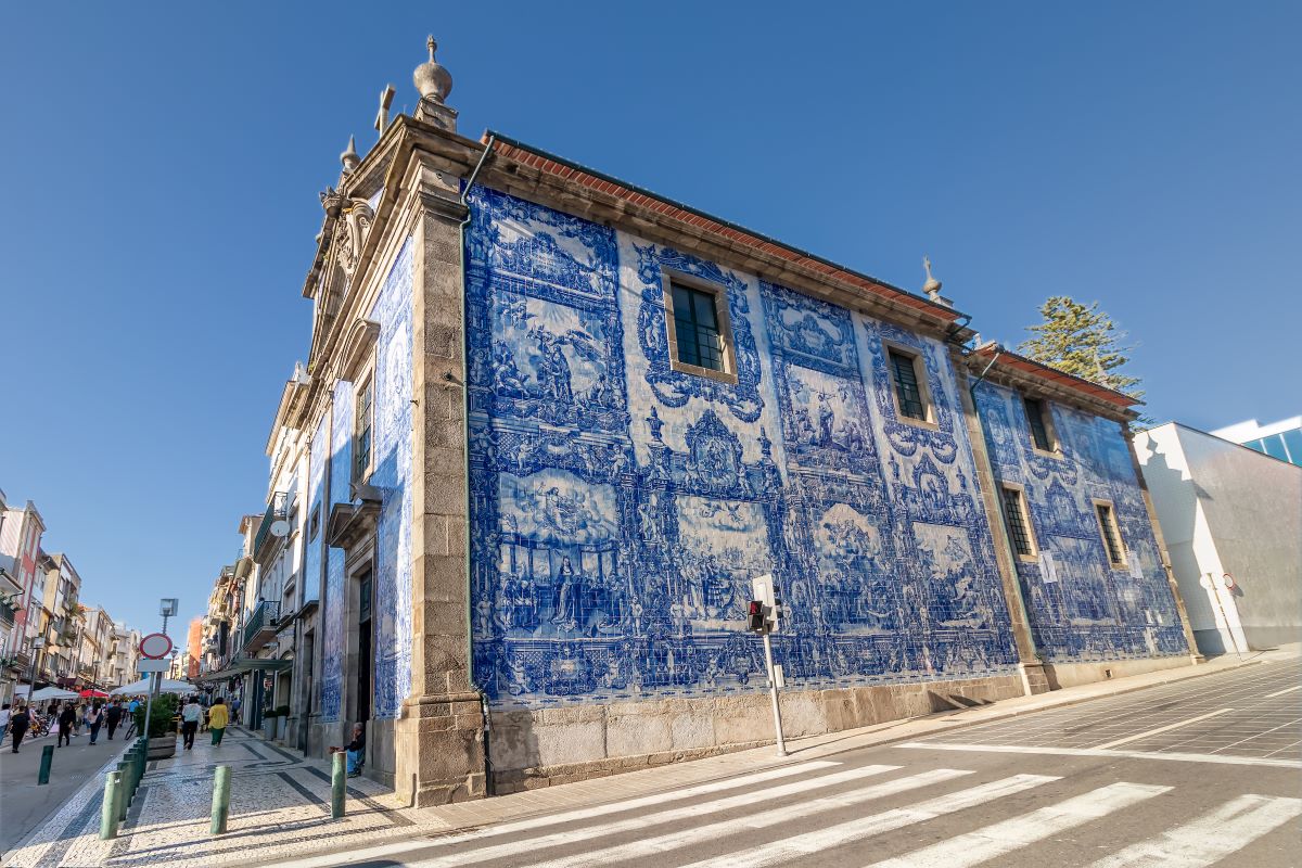 Tiles at Capela das Almas, Porto